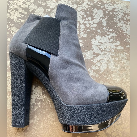 CASADEI FABULOUS grey suede platform boots. Size 8 1/2 - Picture 13 of 16